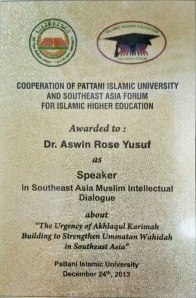 As speaker in Southeast Asia Muslim Intellectual Dialogue about “The Urgency of Akhlaqul Karimah Building to Strengthen Ummatan Wahidah in Southeast Asia” in Pattani Islamic University, Thailand December 24th, 2013.
